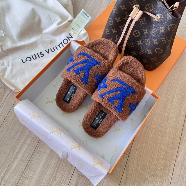 Luxury Fuzzy Flat Slides