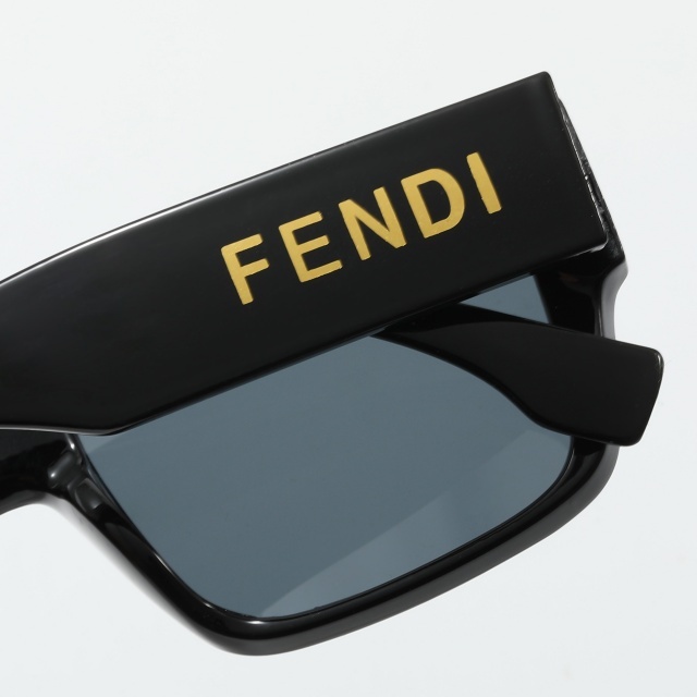 Classic Design Full Frame Luxury Glasses