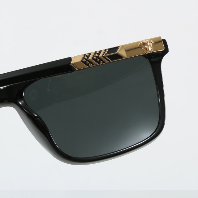 Full Frame Classic Style Luxury Sunglasses