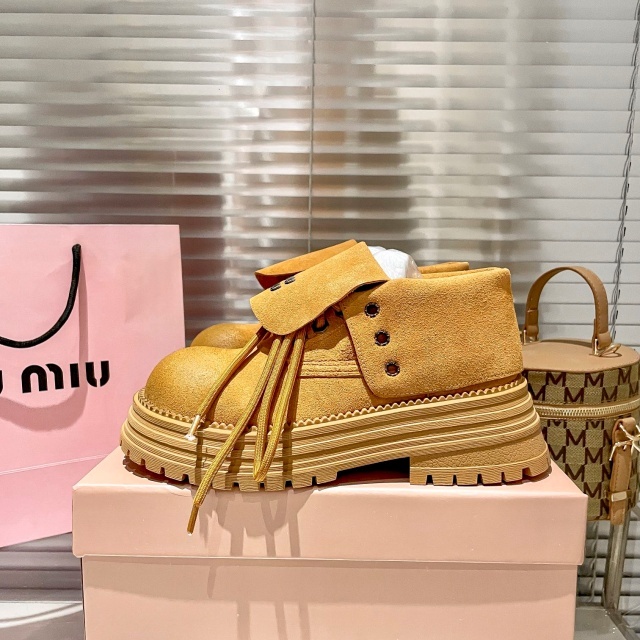 Fashion Design Lace-Up Martin Boots