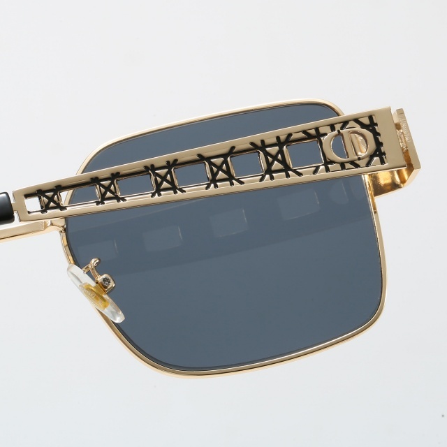 Square Metal Frame Luxury Glasses