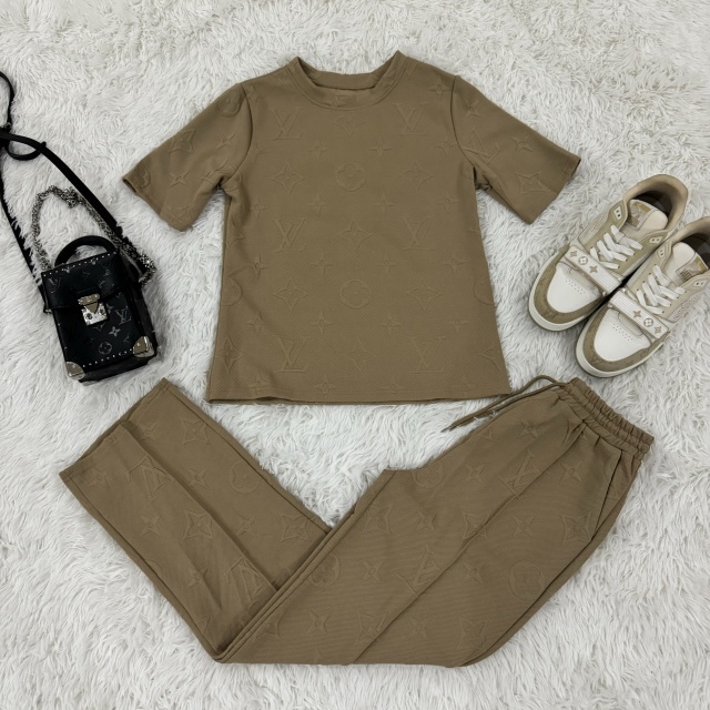 Embossing Fashion Short Sleeve Fall Jogging Suit