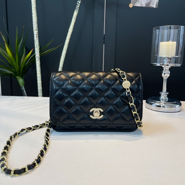 Chained Leather Fashion Women Luxury Messenger Bag