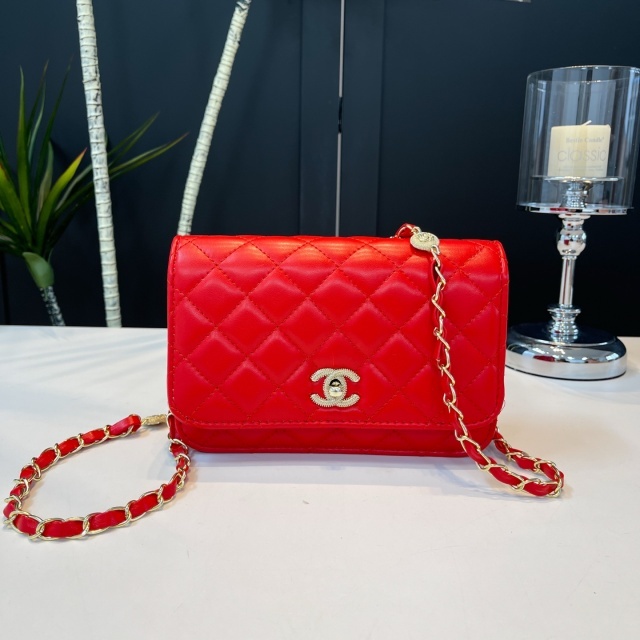 Chained Leather Fashion Women Luxury Messenger Bag