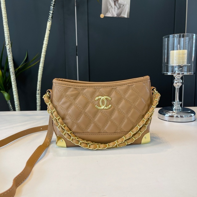 Metal Logo Leather Women Fashion Handbag