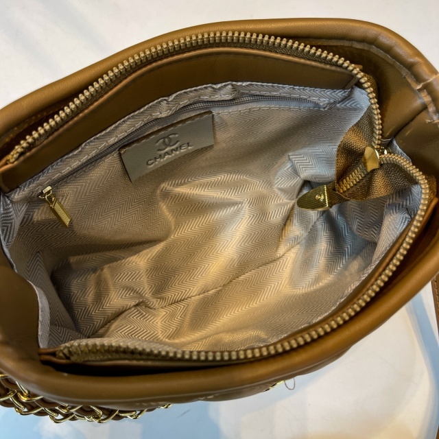 Metal Logo Leather Women Fashion Handbag