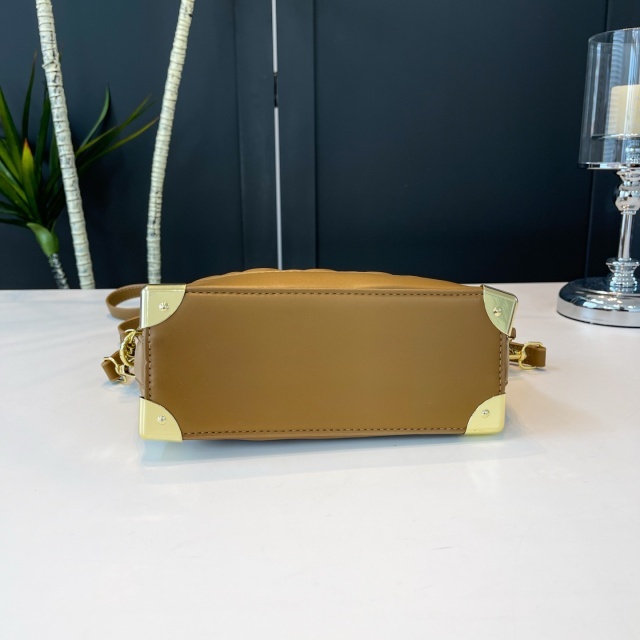 Metal Logo Leather Women Fashion Handbag