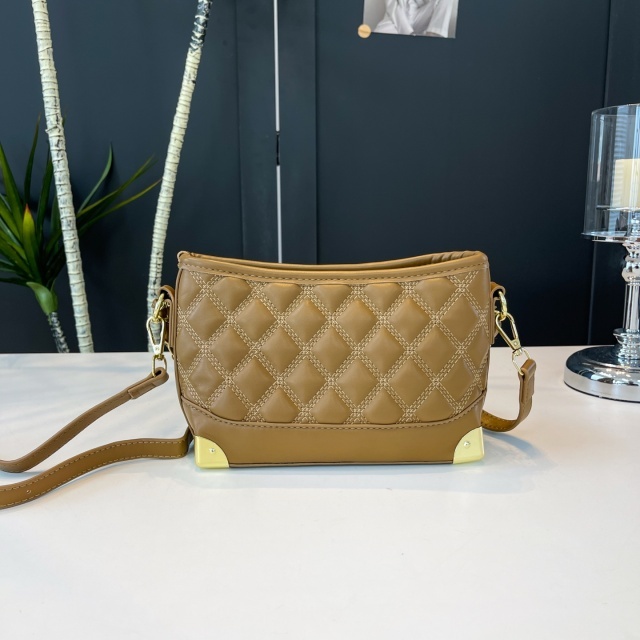 Metal Logo Leather Women Fashion Handbag