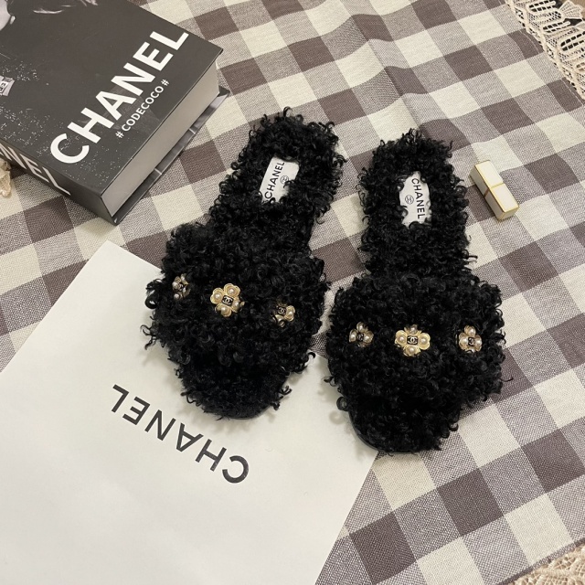 Fashion Design Luxury Furry Slides