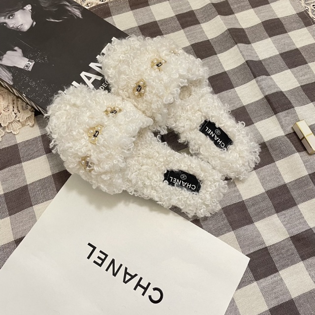 Fashion Design Luxury Furry Slides