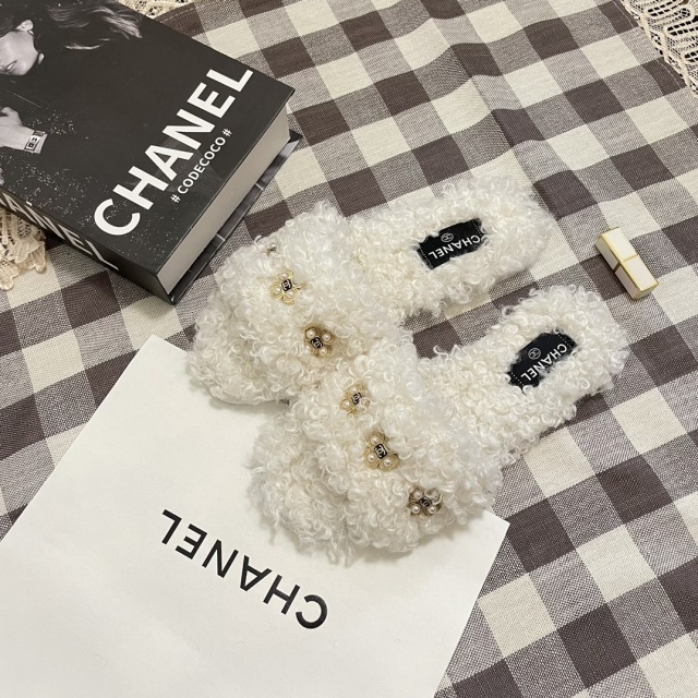 Fashion Design Luxury Furry Slides