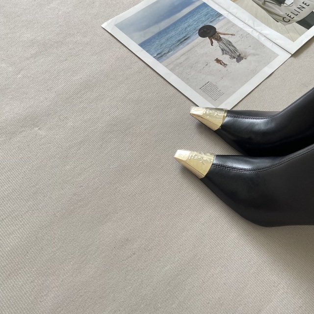 Sexy Pointed Toe Leather Short Boots