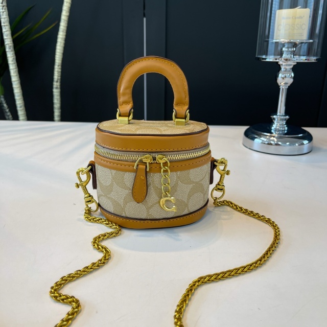 Chained Leather Fashion Luxury Women Makeup Bag