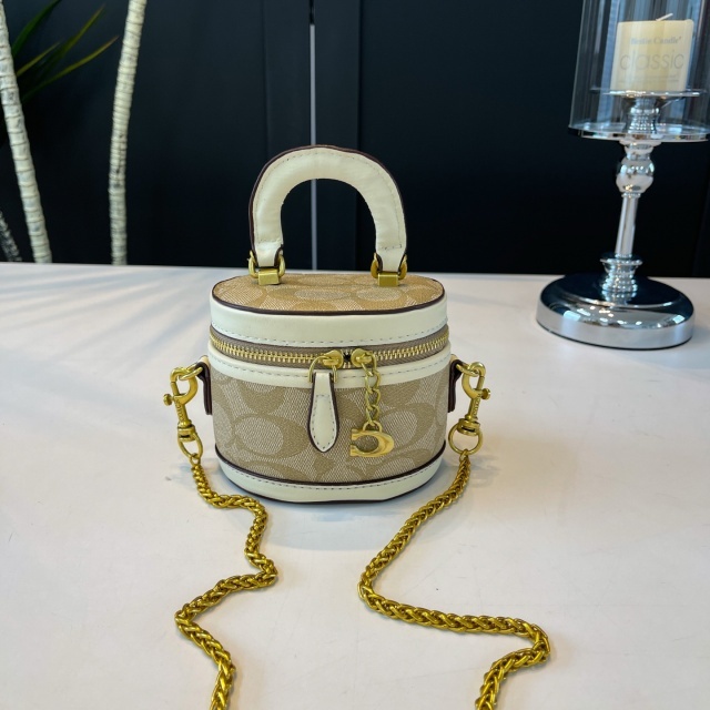 Chained Leather Fashion Luxury Women Makeup Bag