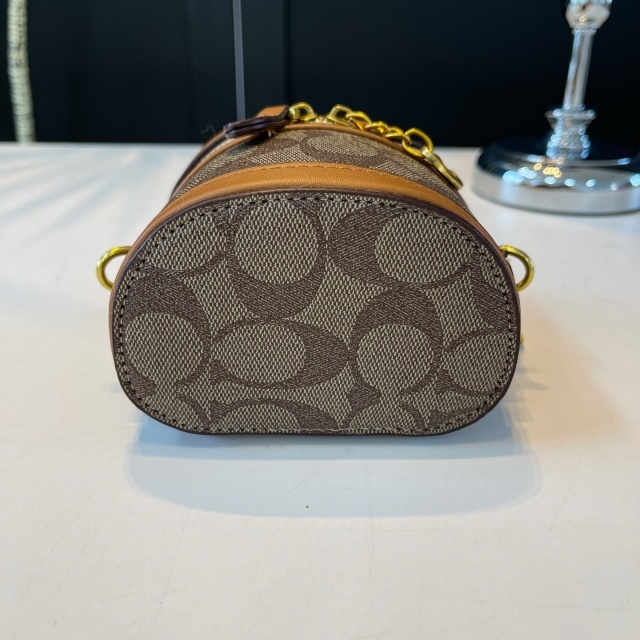 Chained Leather Fashion Luxury Women Makeup Bag