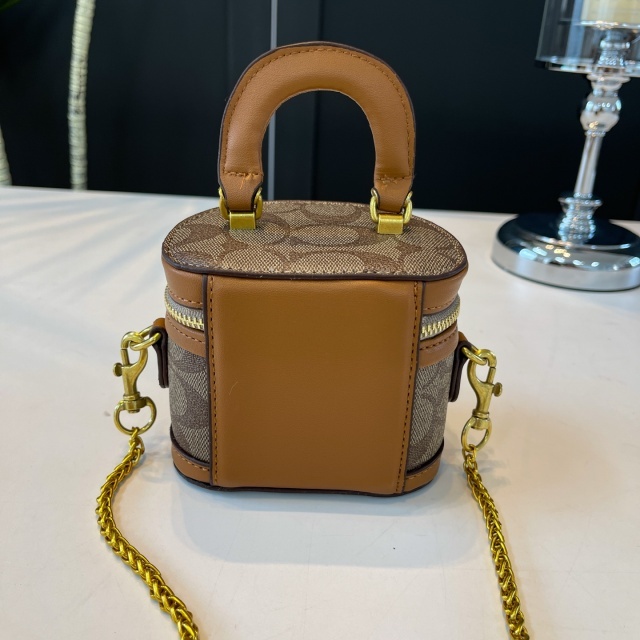 Chained Leather Fashion Luxury Women Makeup Bag