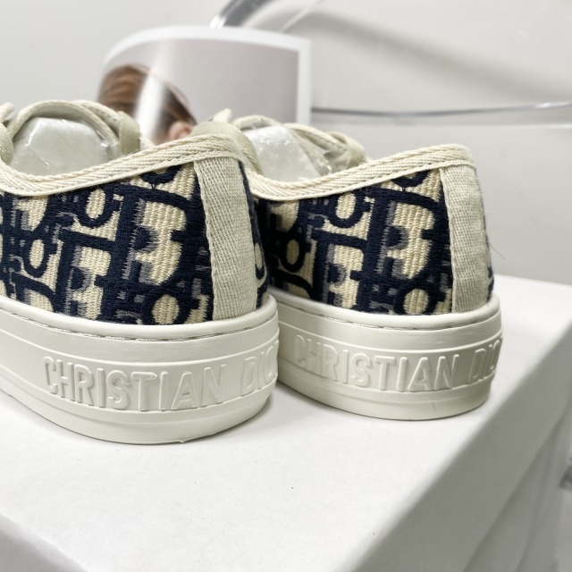 Streetwear Fashion Women Luxury Sneakers