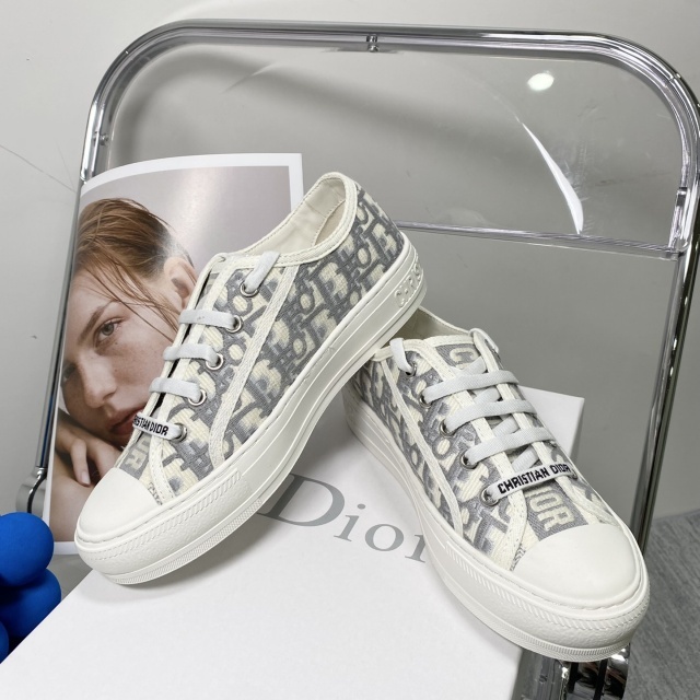 Streetwear Fashion Women Luxury Sneakers