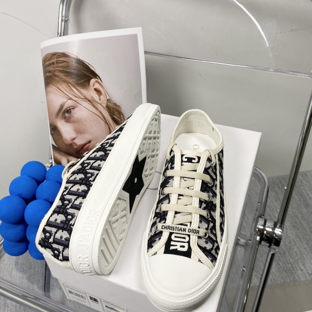 Streetwear Fashion Women Luxury Sneakers