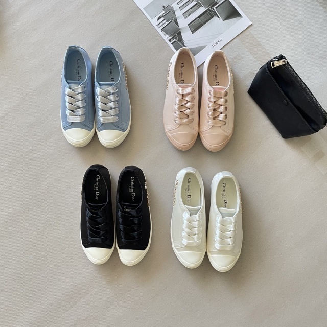 Lace-Up Smooth Comfort Women Sneakers
