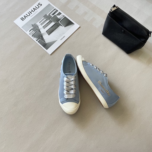 Lace-Up Smooth Comfort Women Sneakers