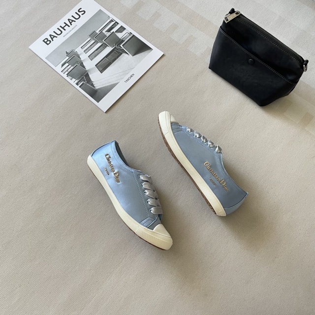 Lace-Up Smooth Comfort Women Sneakers