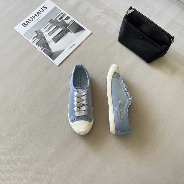 Lace-Up Smooth Comfort Women Sneakers