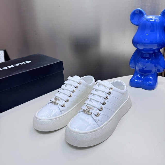 Thick-Soled Women Lace-up Casual Sneakers