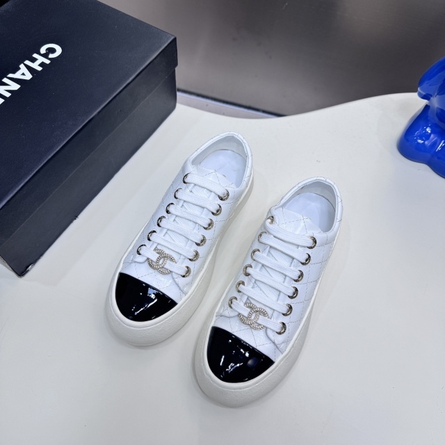 Thick-Soled Women Lace-up Casual Sneakers