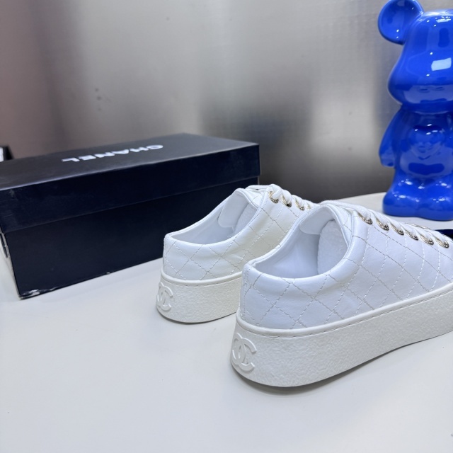 Thick-Soled Women Lace-up Casual Sneakers