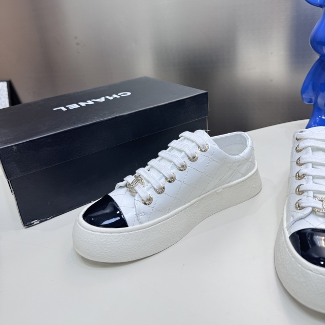 Thick-Soled Women Lace-up Casual Sneakers