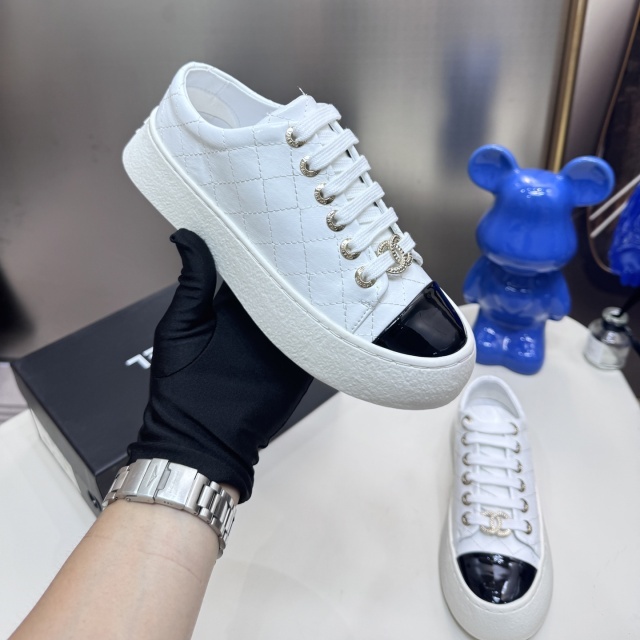 Thick-Soled Women Lace-up Casual Sneakers