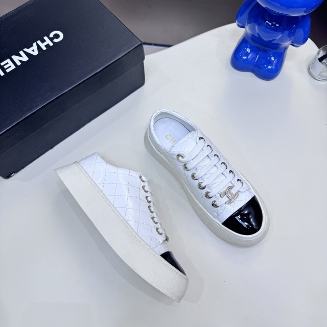 Thick-Soled Women Lace-up Casual Sneakers