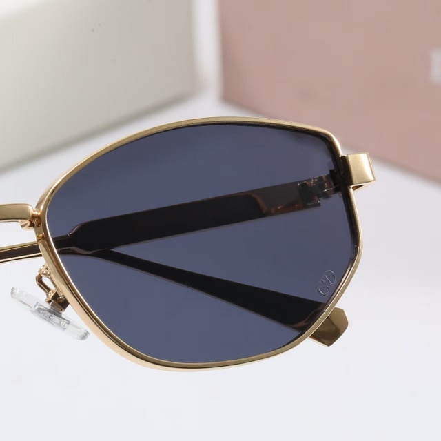 Luxury Design Small Metal Frame Sunglasses