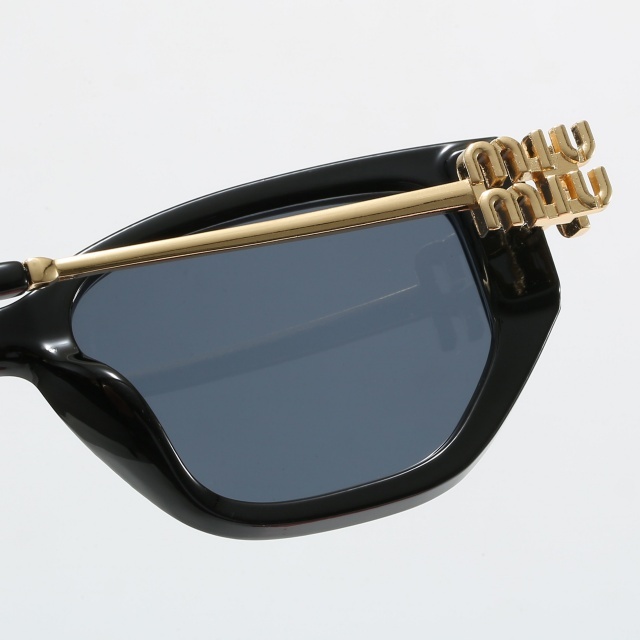 Full Frame Vintage Style Luxury Glasses