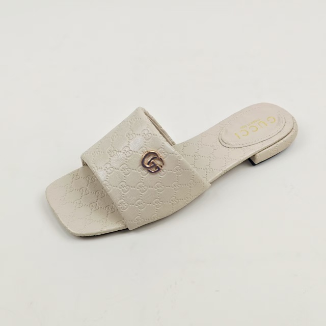 Metal Logo Leather Embossing Flat Sandals