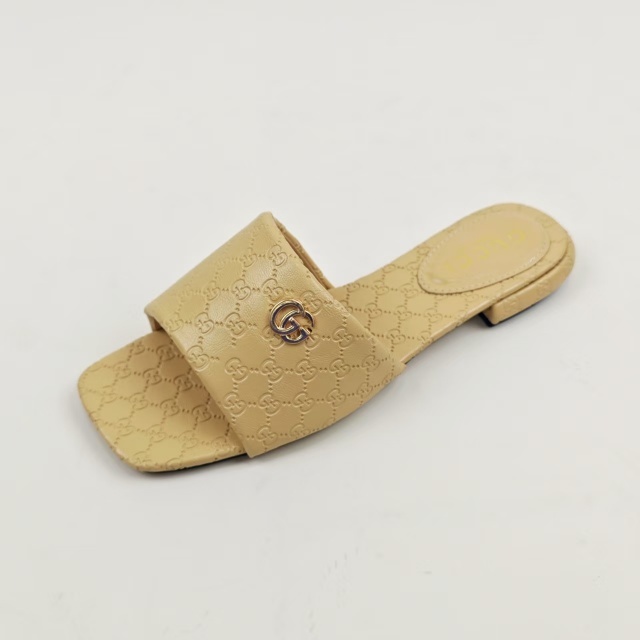 Metal Logo Leather Embossing Flat Sandals