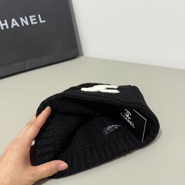 Fashion Embroidery Knit Unisex Winter Hats