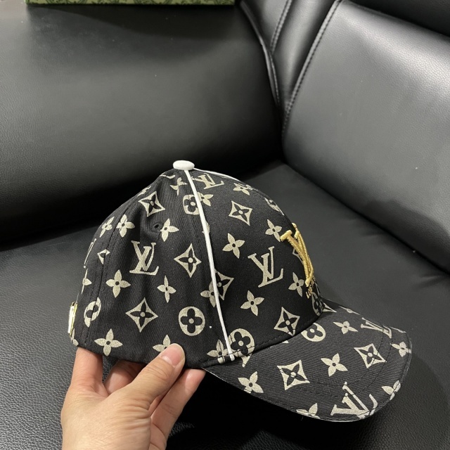 Luxury Fashion Embroidery Unisex Baseball Caps