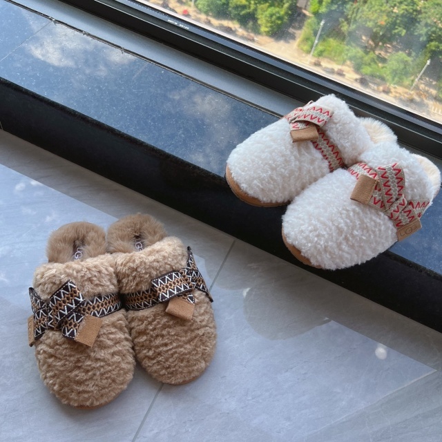 Luxury Fashion Design Women Furry Slides