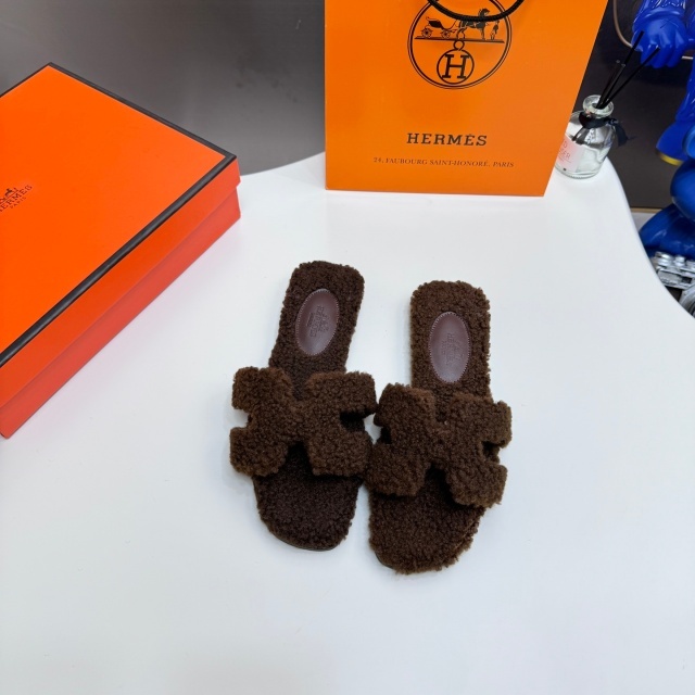 Luxury Fashion Women Plus Size Furry Slides