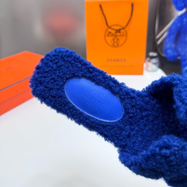 Luxury Fashion Women Plus Size Furry Slides
