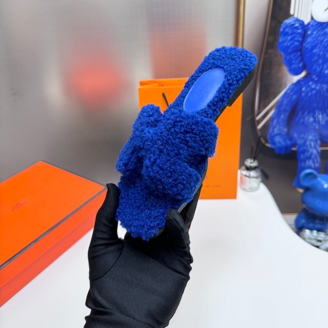 Luxury Fashion Women Plus Size Furry Slides
