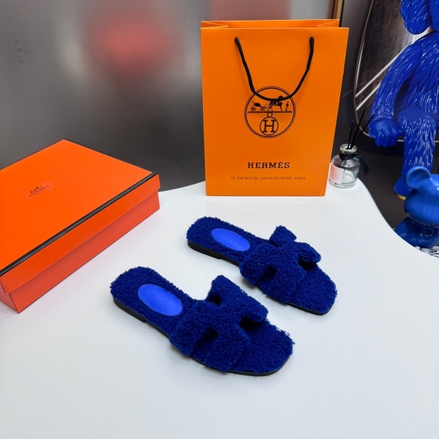 Luxury Fashion Women Plus Size Furry Slides
