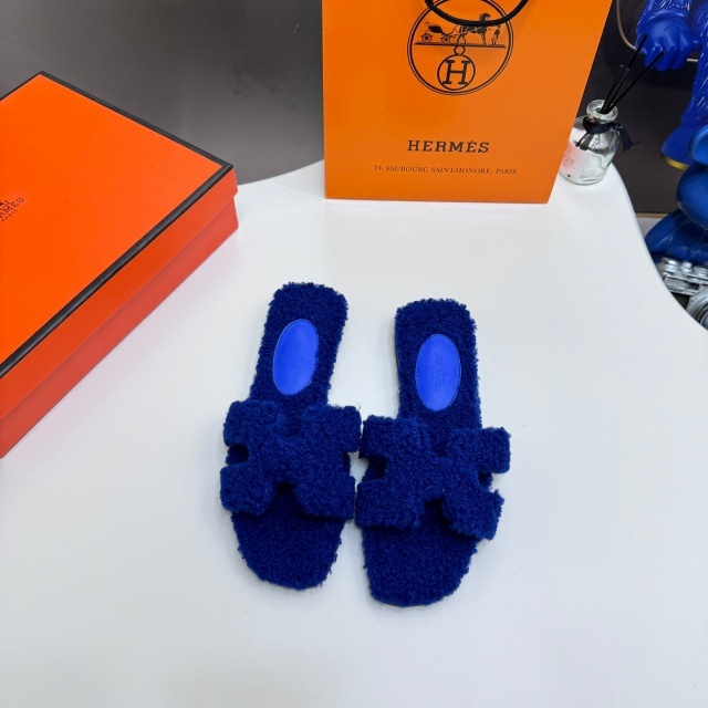 Luxury Fashion Women Plus Size Furry Slides