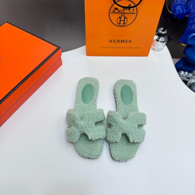 Luxury Fashion Women Plus Size Furry Slides