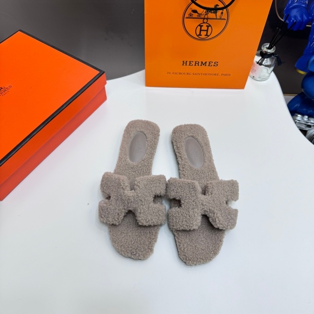 Luxury Fashion Women Plus Size Furry Slides