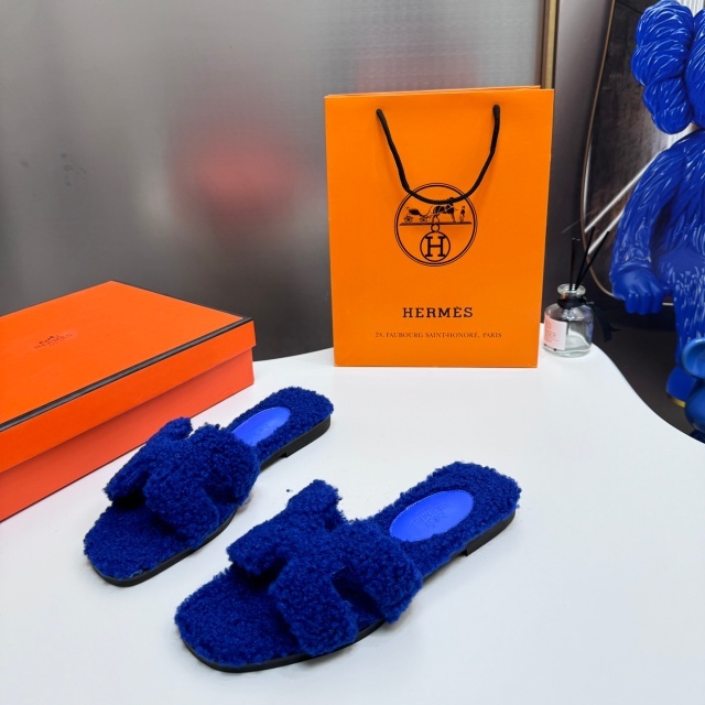 Luxury Fashion Women Plus Size Furry Slides