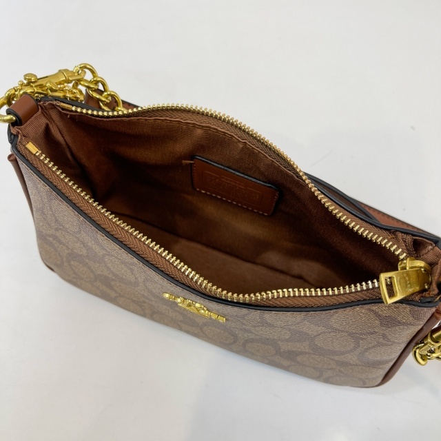 Luxury Fashion Metal Logo Leather Women Purses