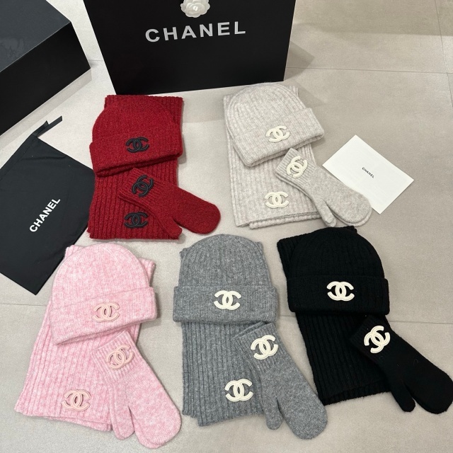 Fashion Design Knitting Hats Scarf Gloves Set 3 Pieces